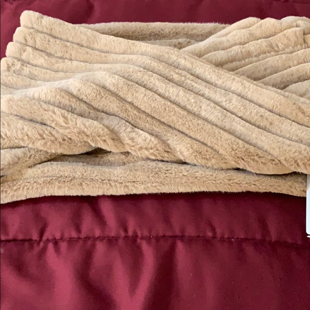 Faux fur neck wear.